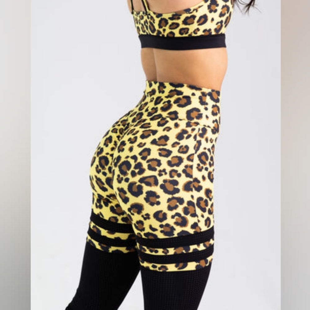 Noireblanc Leonine scrunch yellow leopard leggings